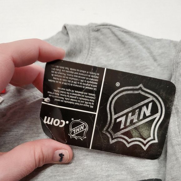 NWT Boston Bruins NHL Hockey Men’s Gray Long Sleeve T-Shirt Small New With Tags - Picture 3 of 7